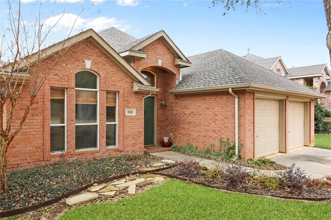 Building Photo - 3225 Mission Ridge Dr