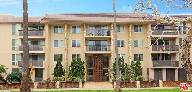Foto del edificio - 809 S Bundy Dr