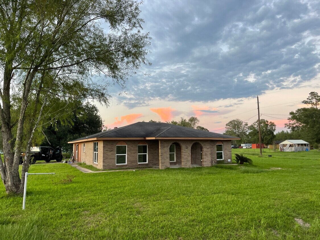 Primary Photo - 131 Duncan Rd