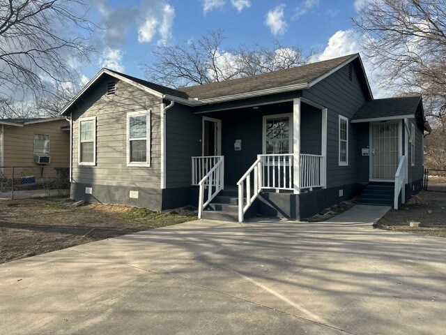 Building Photo - 2025 Texas Ave