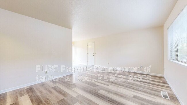 Building Photo - 1300 Kenneth Ct