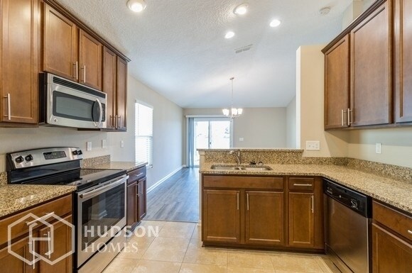 Foto del edificio - NOW AVAILABLE! 16275 Stanis Ct, Jacksonvil...