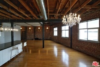 Building Photo - 500 Molino St