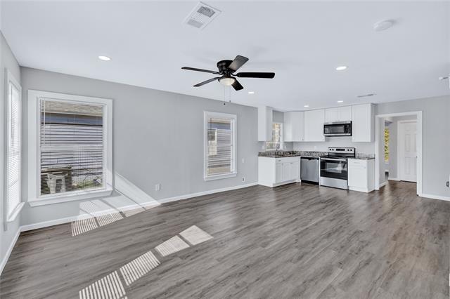Foto del edificio - 2245 E Overton Rd