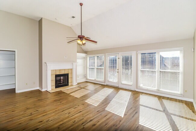 Foto del edificio - 1418 Hidden Ridge Ln