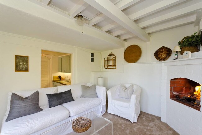 Clean lines and gorgeous natural light. - 8950 St Ives Dr
