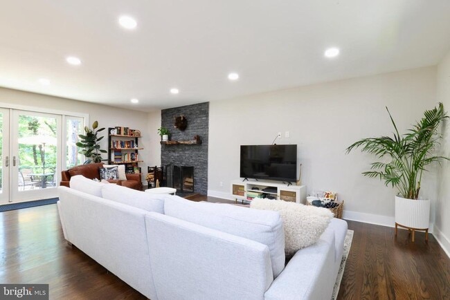 Building Photo - 4316 Brookside Dr
