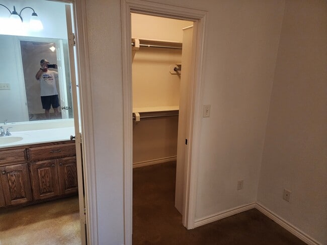 Building Photo - 13372 Country Meadow Ln