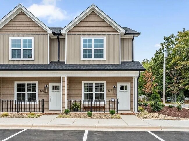 Building Photo - Rockspring East