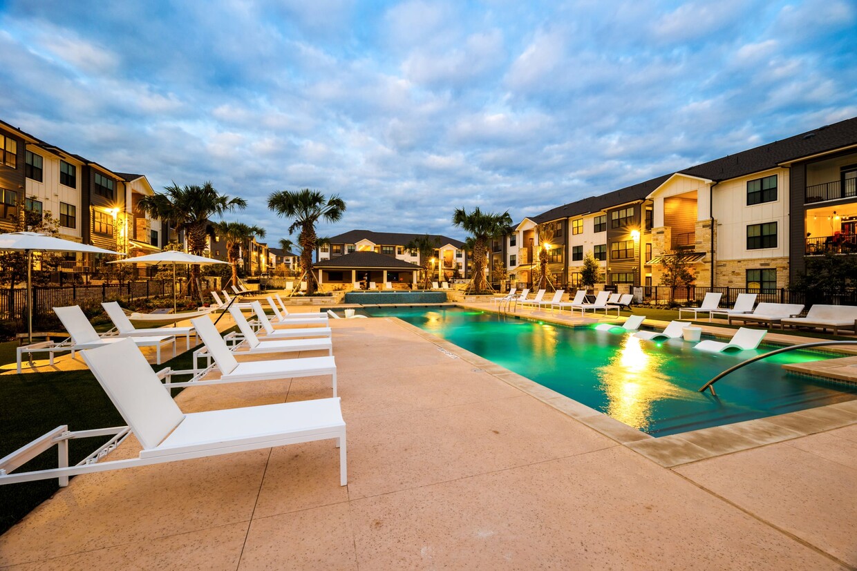 Primary Photo - Awe-Inspiring Abodes: Where Luxury Knows N...