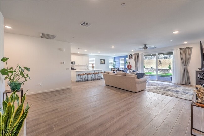 Foto del edificio - 6093 Avery Pointe St