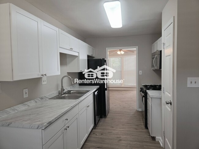 Building Photo - 4891 Jenny Dr