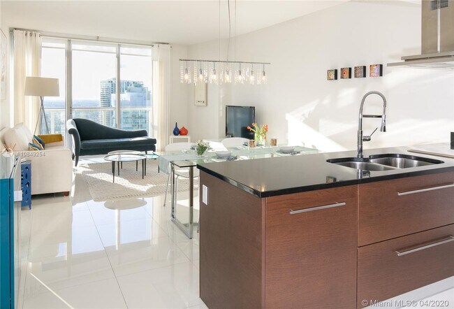 Building Photo - 485 Brickell Ave