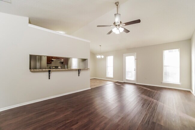 Building Photo - 3421 Laurelwood Dr