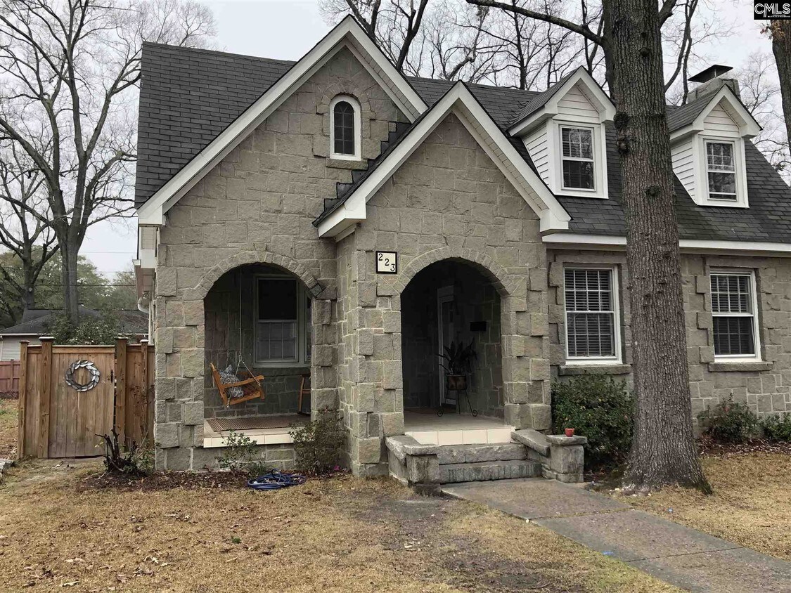 Primary Photo - 223 Sloan St