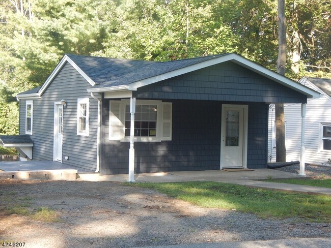 Building Photo - 56 Leo Ave