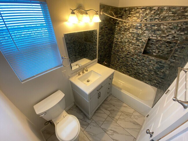 Foto del edificio - Charming Oakland Home in Desirable Neighborhood