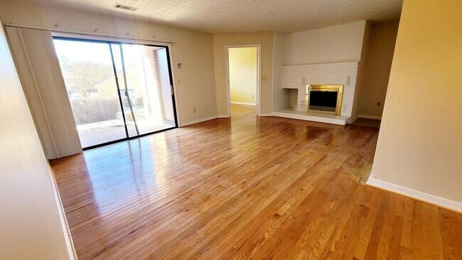 Building Photo - 2119 Turtle Run Dr