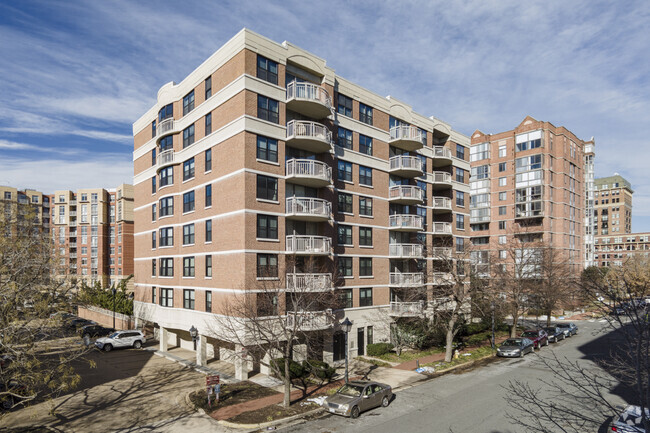 Building Photo - Braddock Place