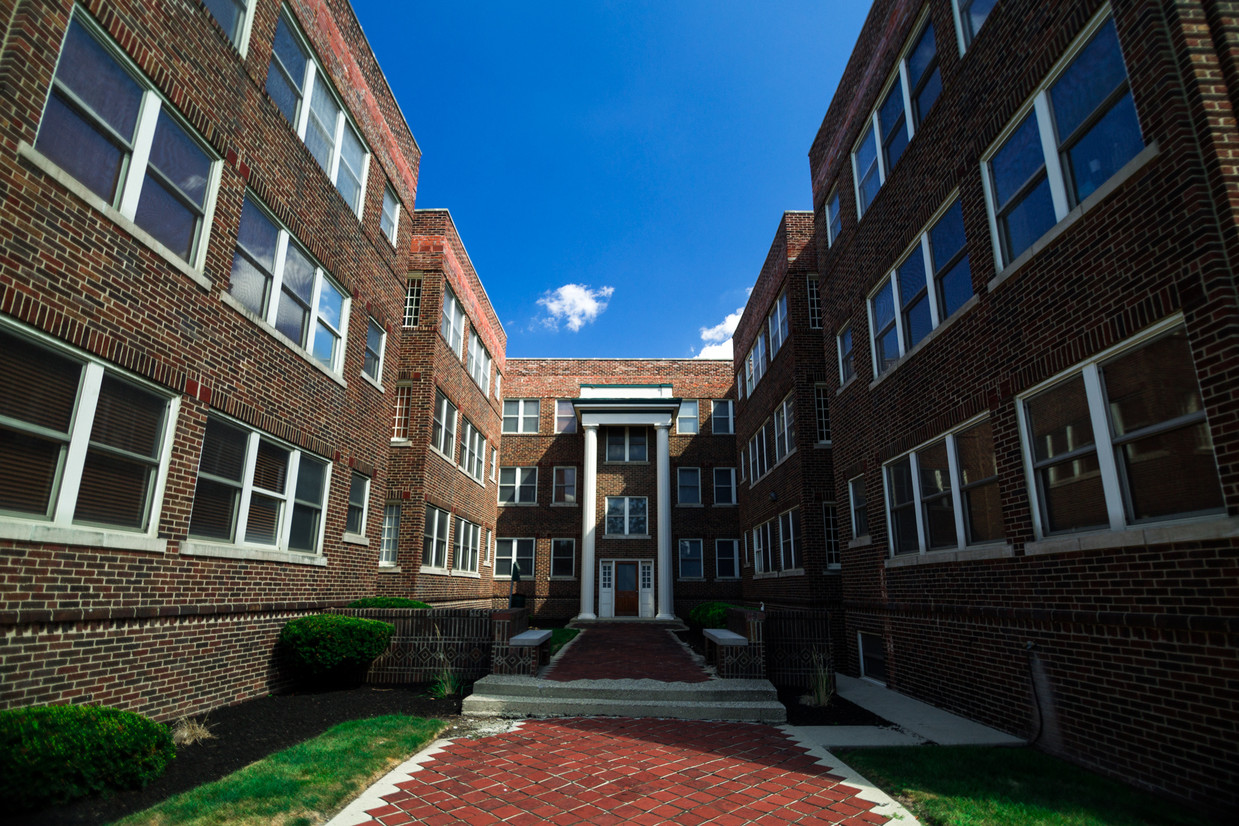 Primary Photo - Madison Apartments