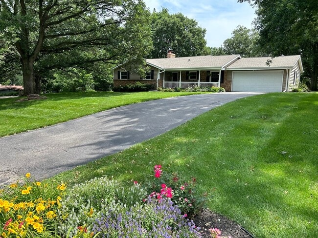 Building Photo - 4545 Manchester Dr