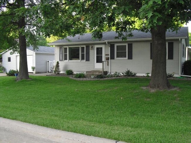 Building Photo - 1605 Perkins Ct