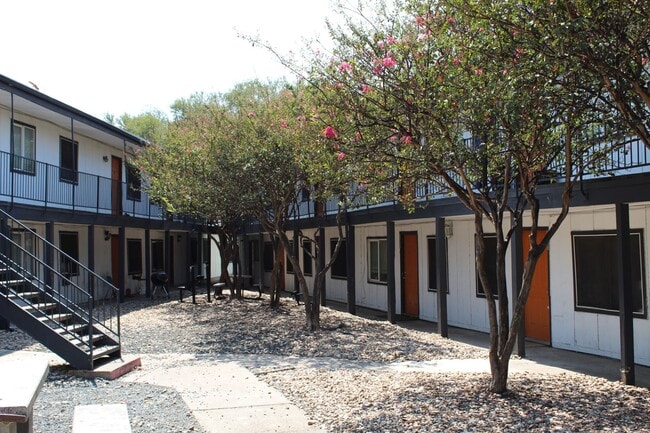Building Photo - Villas at Mueller