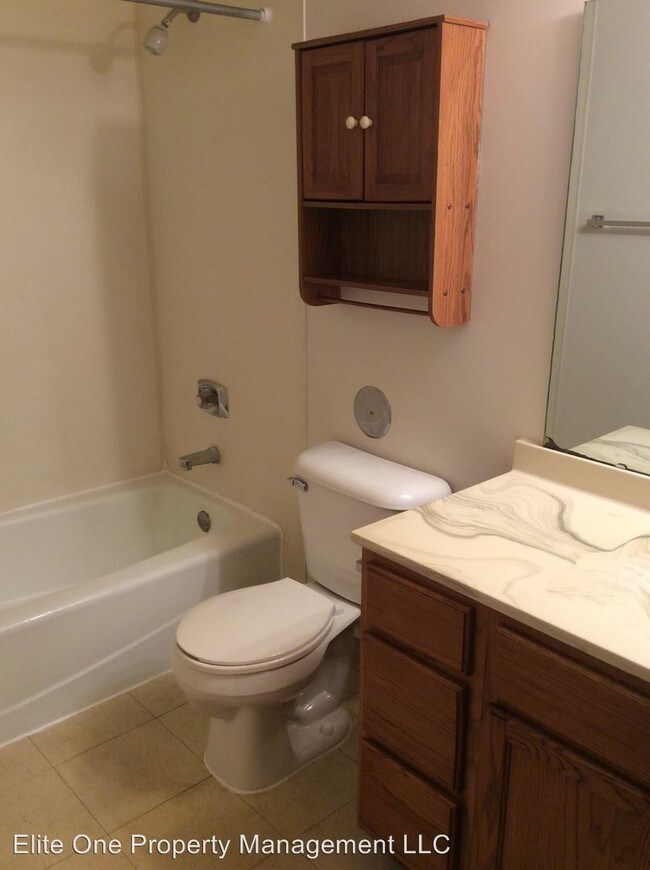 Foto del edificio - 2125 Meadow Ln