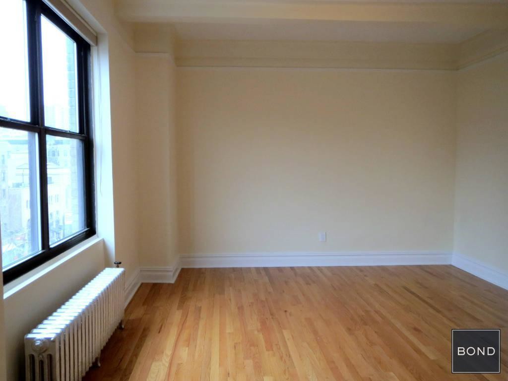 Foto principal - 307 W 46th St