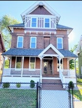 Building Photo - 470 Howard Ave
