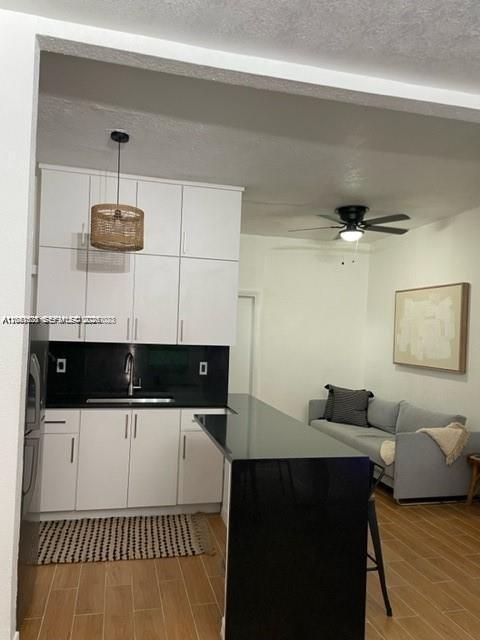 Foto del edificio - 7149 Bay Dr