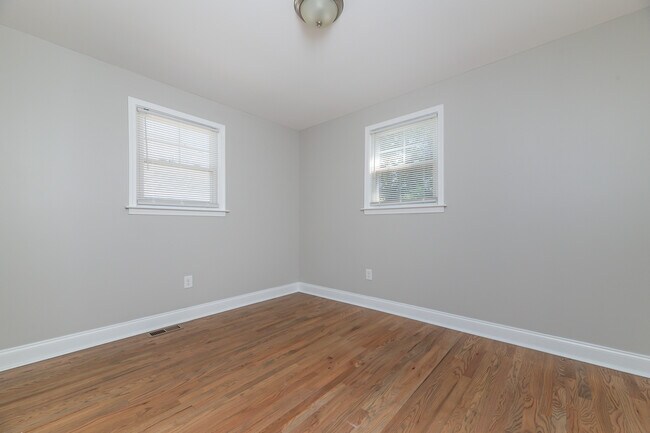 Building Photo - 316 Gower St