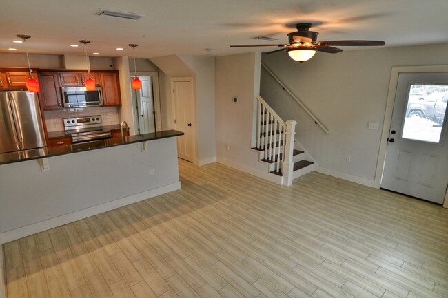 Building Photo - Freddie's Garden - Modern 3 Bedroom, 3 Bat...