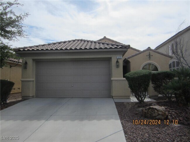 Foto del edificio - 3225 Brambling Ave
