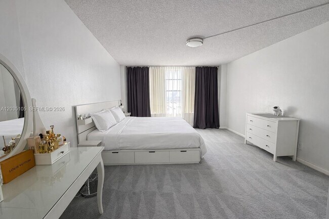 Foto del edificio - 3800 S Ocean Dr