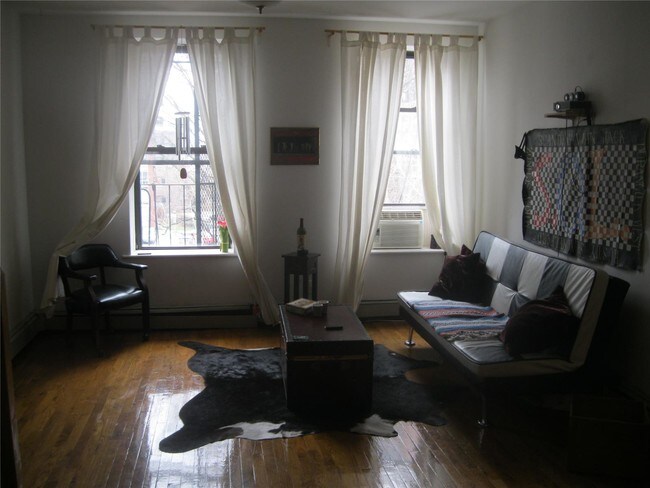 Foto del edificio - 677 Classon Ave