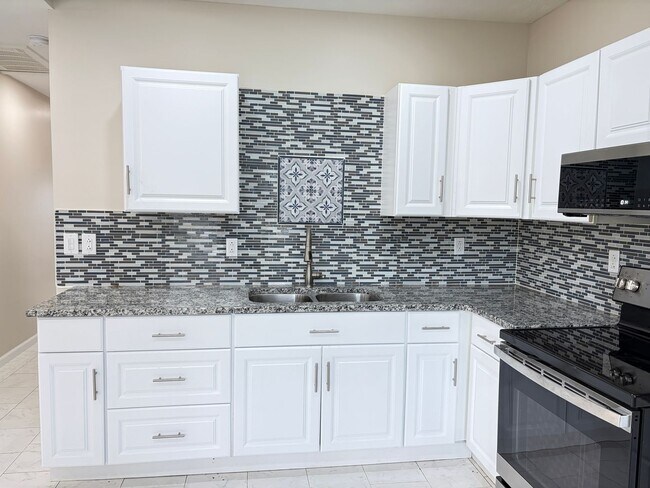 Foto del edificio - Marvelous 3 Bedroom and 2 Full Bath House!