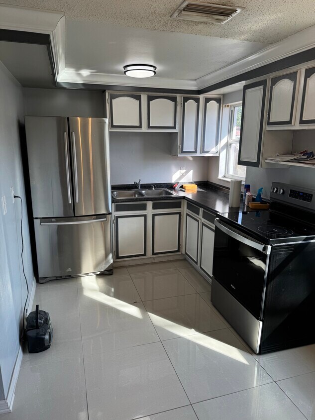 Foto principal - 9343 83rd Ln