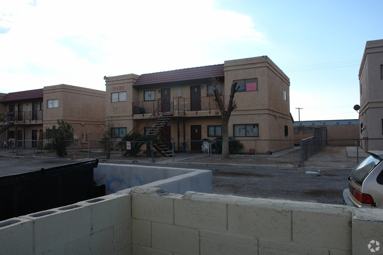 Building Photo - 3433 College View Ct