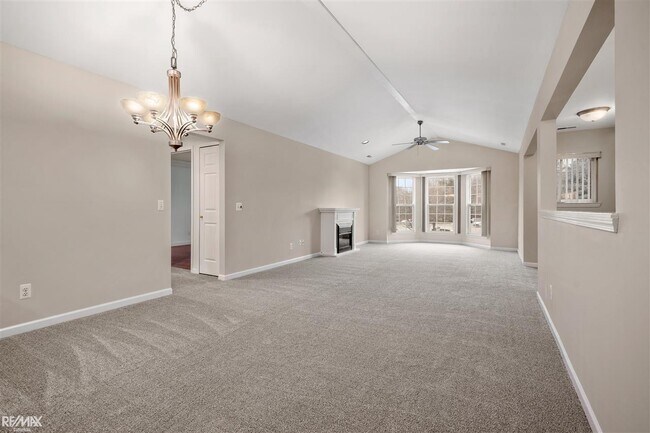 Foto del edificio - 49324 Silver Birch Cir