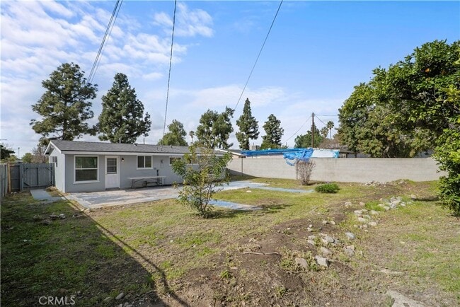 Foto del edificio - 12052 Bromont Ave