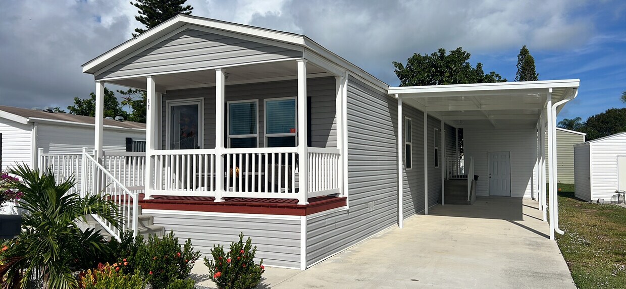 Primary Photo - 121 Sandhill Blvd