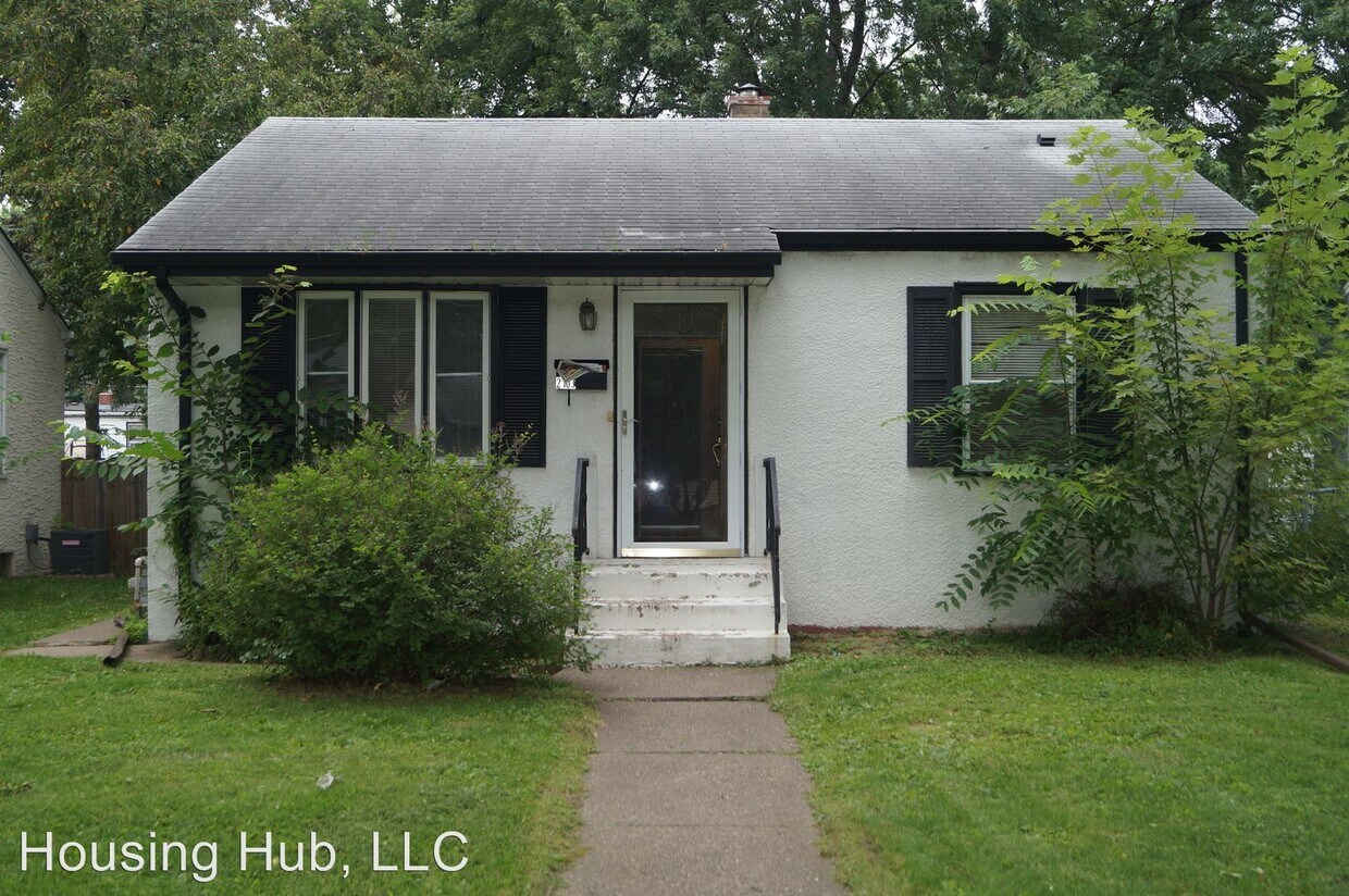 Primary Photo - 3 br, 1.5 bath House - 2103 Minnehaha Ave.