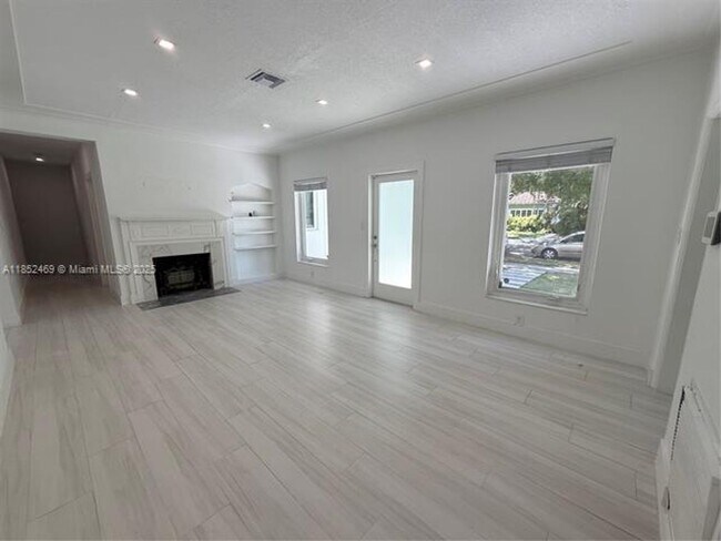 Foto del edificio - 761 NE 77th St