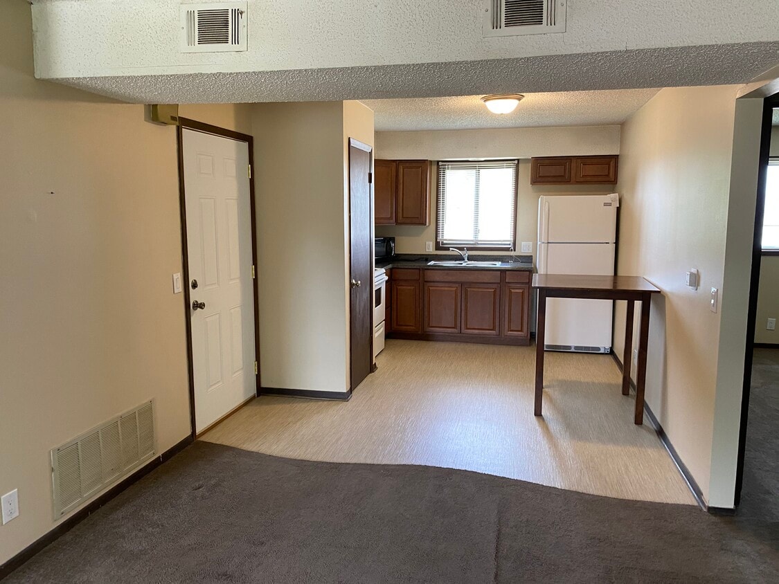 317 N Bridge Ln, Walcott, IA 52773 Apartments in Walcott, IA