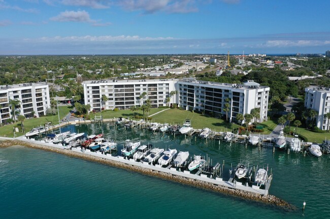 Foto del edificio - 1648 Jupiter Cove Dr