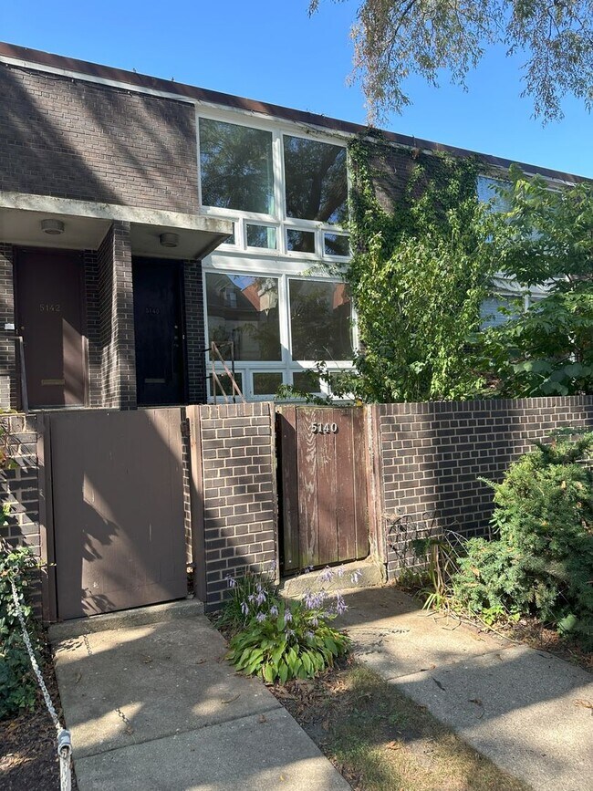 Foto del edificio - Hyde Park Town-House for Rent