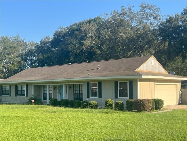 Building Photo - 500 Rivera Dr