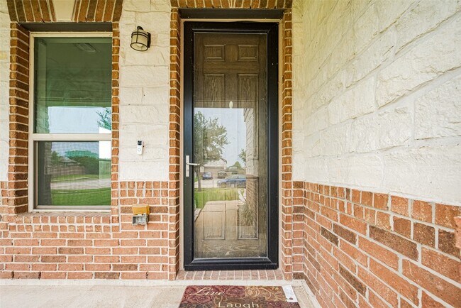 Foto del edificio - 3215 Laurel Bend Ln