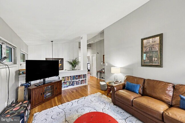 Foto del edificio - 6306 Beachway Dr
